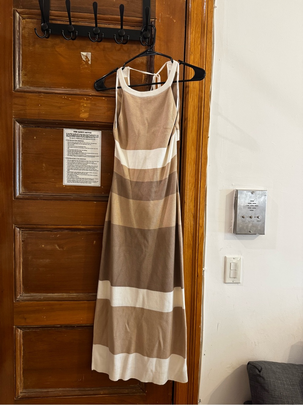 Lulu’s Chic Obsession Beige Striped Tie-Back Sleeveless Sweater Dress - Picture 3 of 4